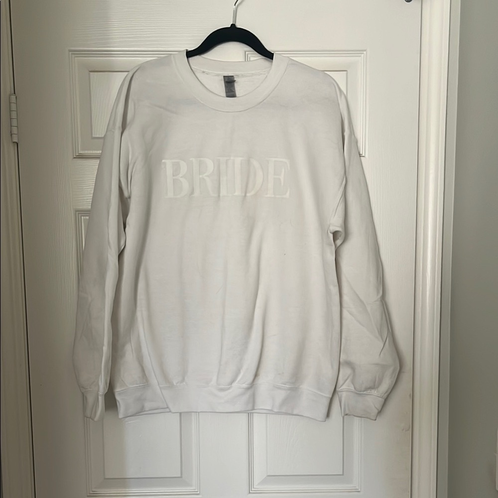 White Bride pullover